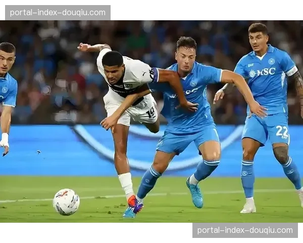 “蓝色火焰”熄灭？回顾那不勒斯动荡的一个赛季