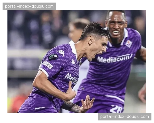 记者观察：伯纳乌现场观众为卡马文加一次精准的长传发起反击报以热烈欢呼