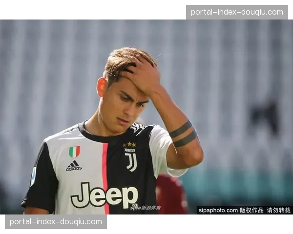 罗马官方：迪巴拉腿筋轻微拉伤，预计缺席两周