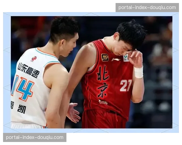 北京男篮锁定前四：伤病困扰下的稳定表现与季后赛轮空优势